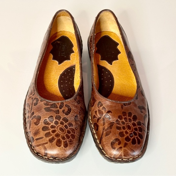 Born Vintage Tooled Leather Floral Ballet Flats 8 Brown - Picture 2 of 8